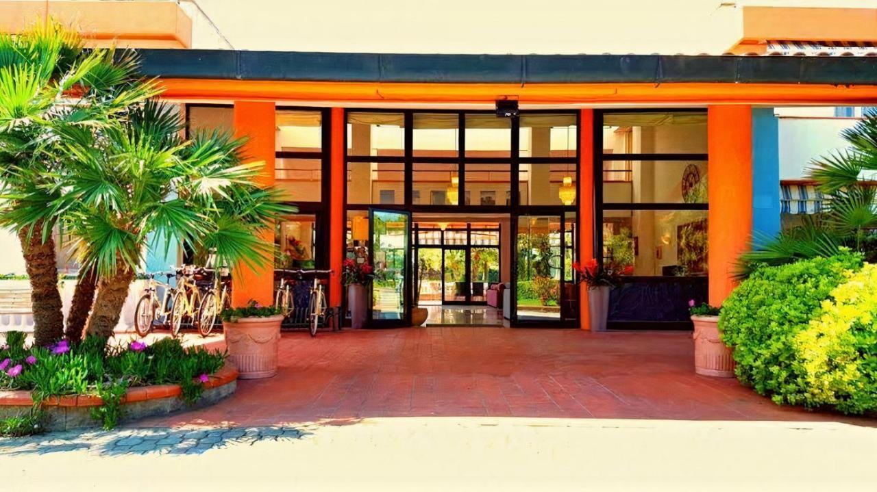 Hotel Riva Etrusca 3*